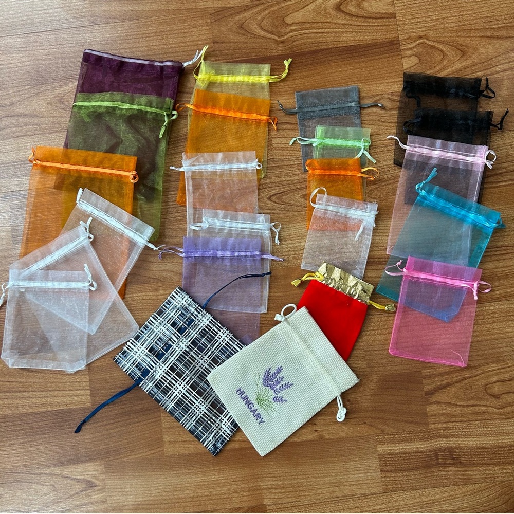 4/$15 twenty-three small gift bags